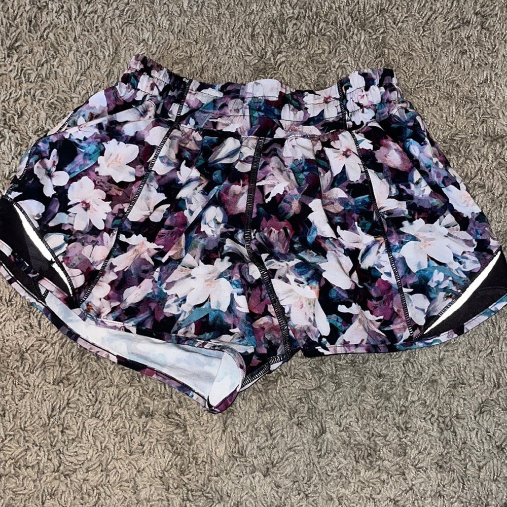 Lululemon floral shorts, size 4, 4 inch inseam